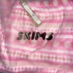 skims bubble gum fair isle pants